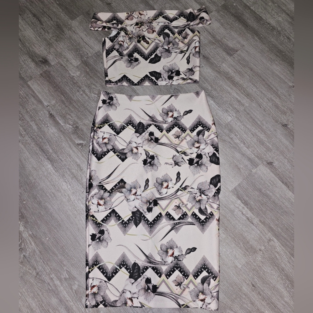 MISS SELFRIDGE CROP TOP & PENCIL SKIRT